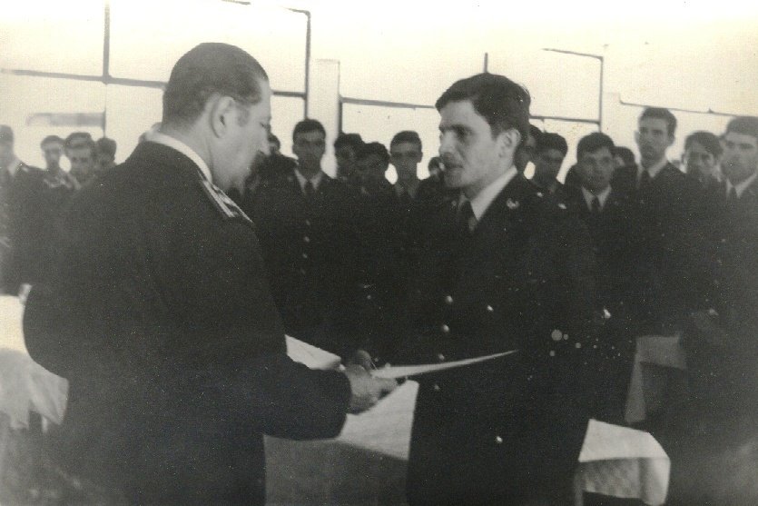 1977 - Foto 10 - Entrega de Despachos