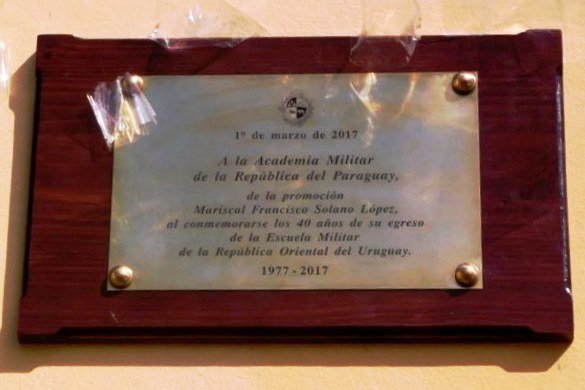 Foto 08 - Marzo 2017, plaqueta recordatoria